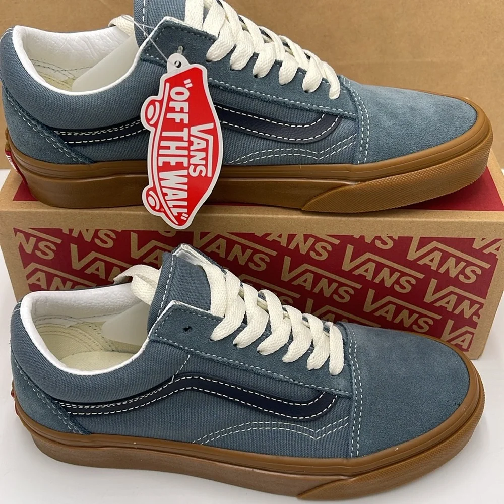 Vans WMNS Old Skool
Vintage Gum Stormy Weather
VN0A5KRSRV2 Sneakers - Picture 2 of 16